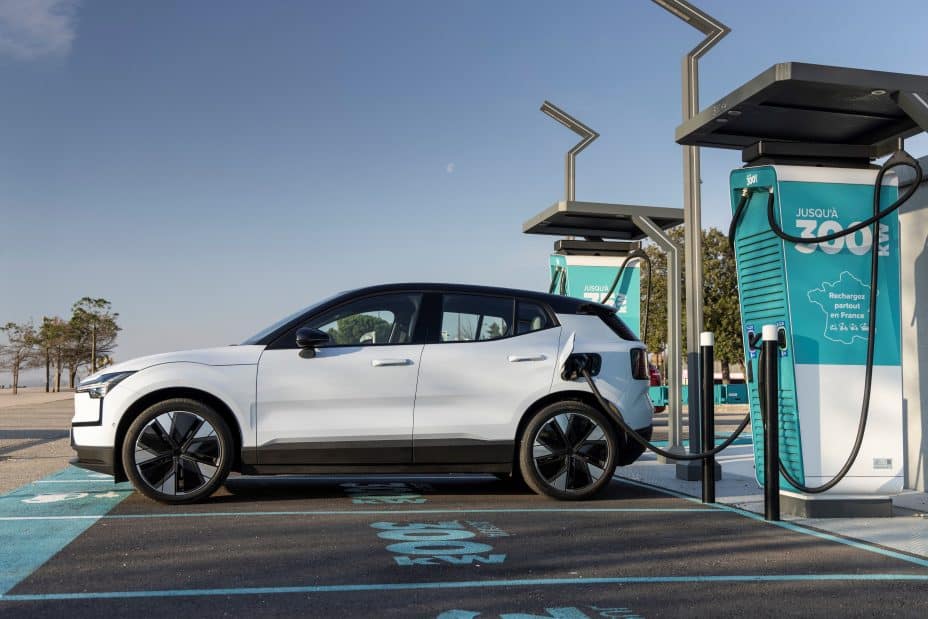 Volvo EX30 en charge