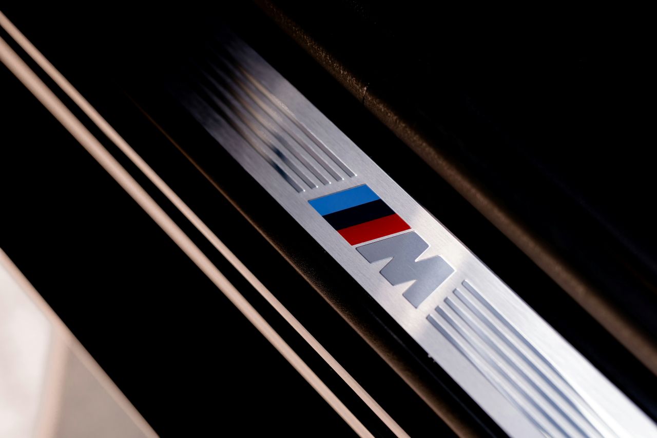 quelle est la différence entre une bmw m et un pack m