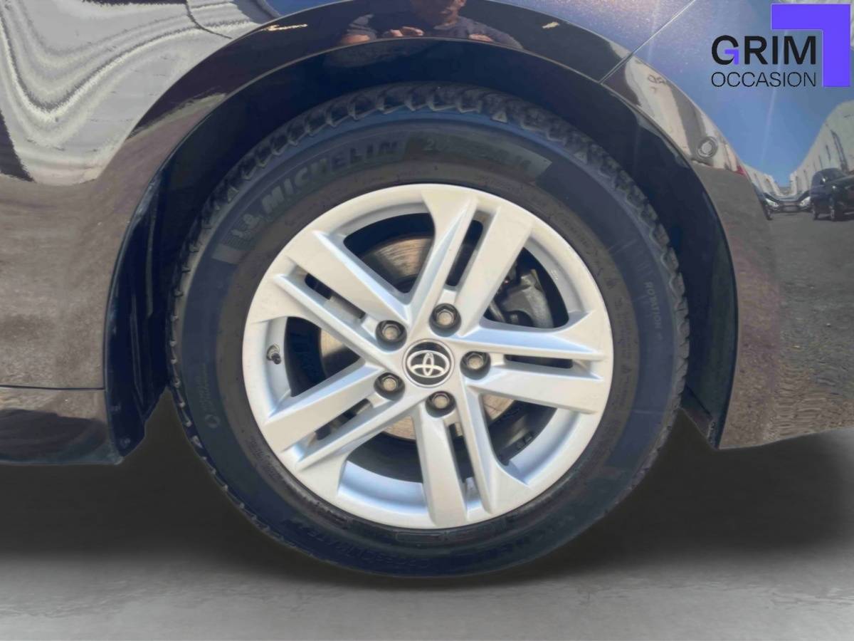 toyota corolla touring sports pro hybride h dynamic business stage hybrid academy